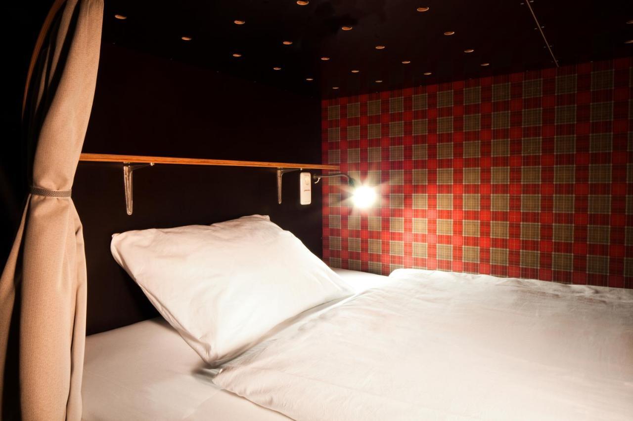 Cama Individual en dormitorio compartido de 6 camas